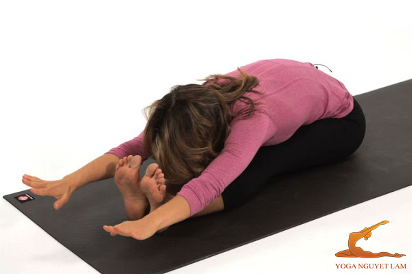 Yoga trị liệu cho người cao huyết áp tư thế cái kẹp