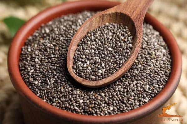Cách 1: Uống hạt chia cùng bột nghệ giảm mỡ bụng
